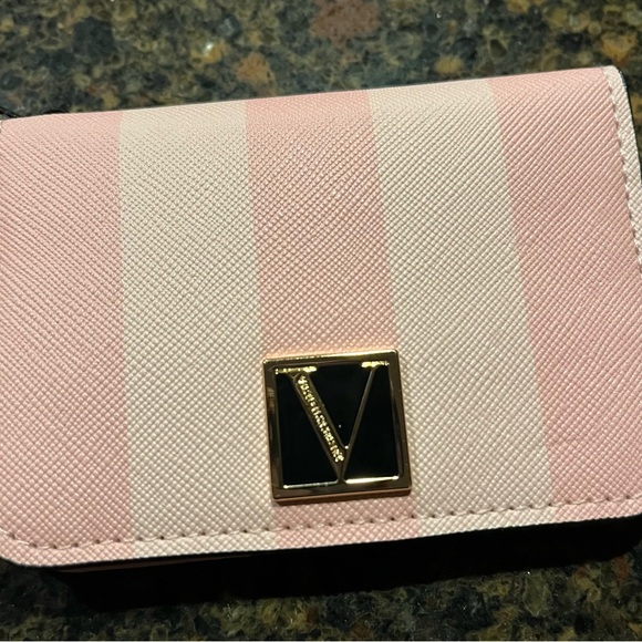 Victoria's Secret Pink Stripe Bi-Fold Wallet ID & Credit Cards Keychain NWT - Picture 2 of 5